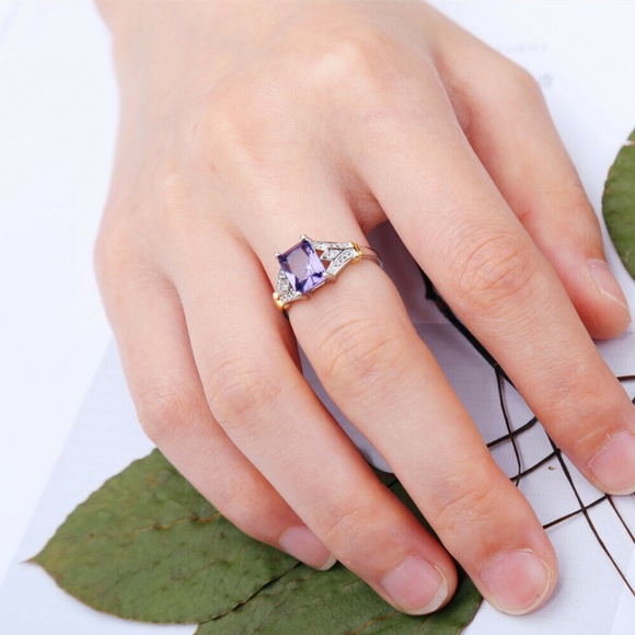 Beautiful 925 Silver Emerald Cut Amethyst Ring New - Picture 6 of 6
